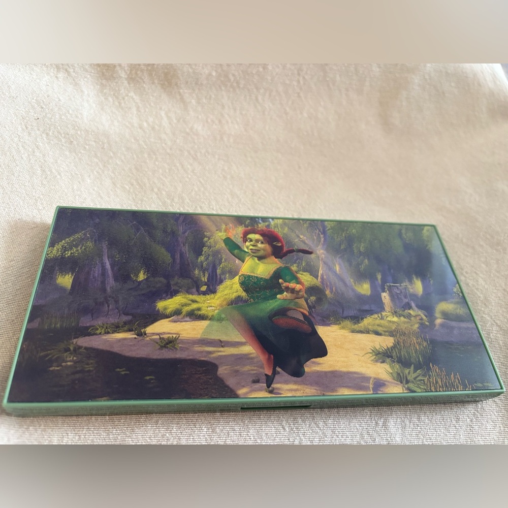 Revolution Beauty x Shrek Eyeshadow Palette